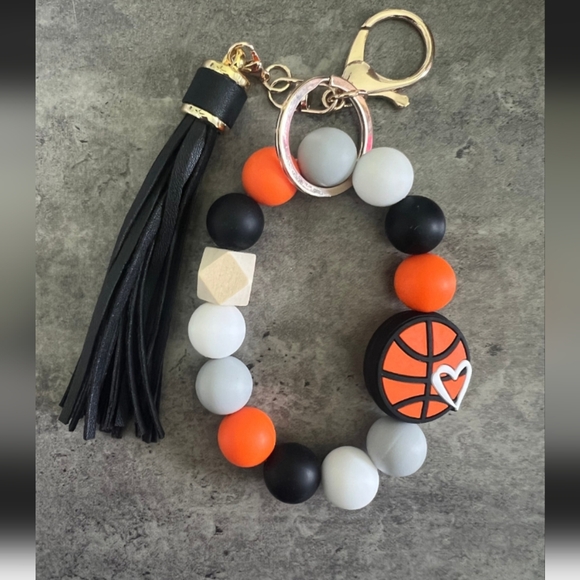 NWT Sports Beaded Wristlet Keychain - Picture 2 of 9